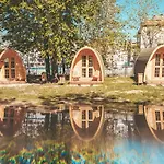 Downtown Forest & Vandrarhem *