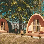 Hostal Downtown Forest & *