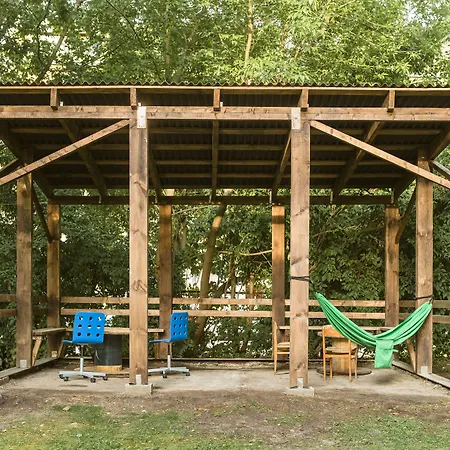 אכסניה Downtown Forest &