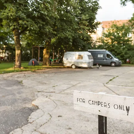 Downtown Forest & Hostel *