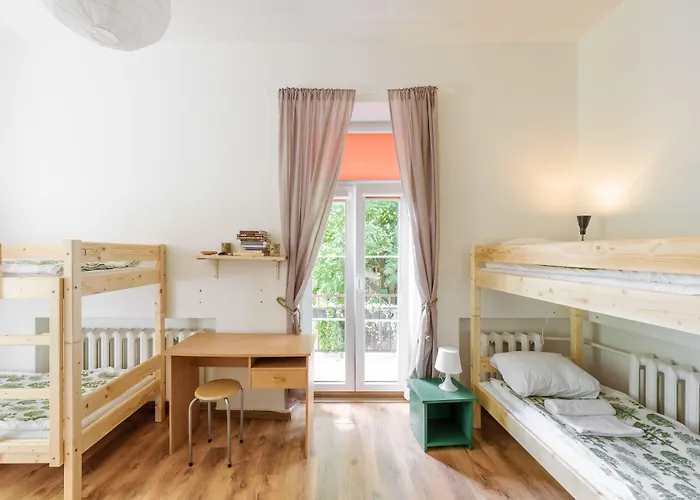 Downtown Forest & Ostello *