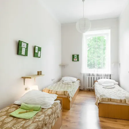 Хостел Downtown Forest & *