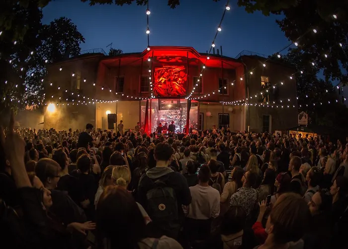 Downtown Forest & Vandrarhem *